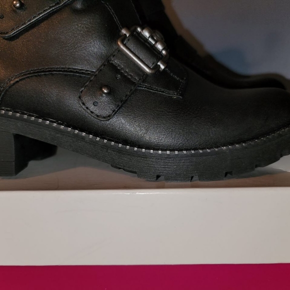 SO BRAND NEW Triple Buckle Boots - Picture 7 of 7